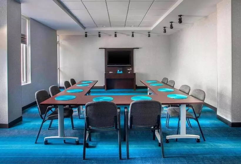 Отель Aloft Nashville Franklin