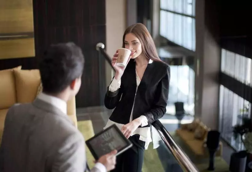 فندق Centro Capital Centre By Rotana