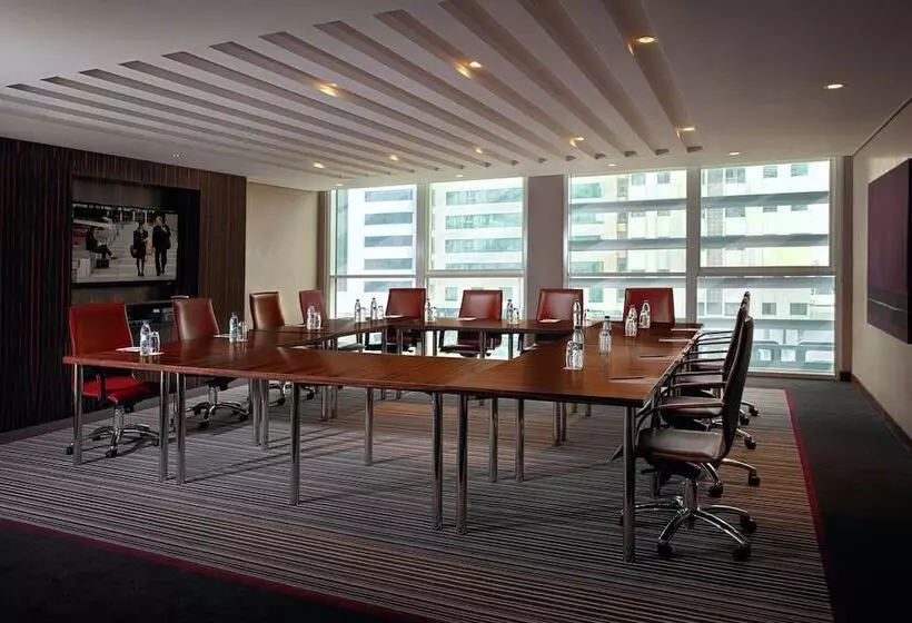 فندق Centro Capital Centre By Rotana