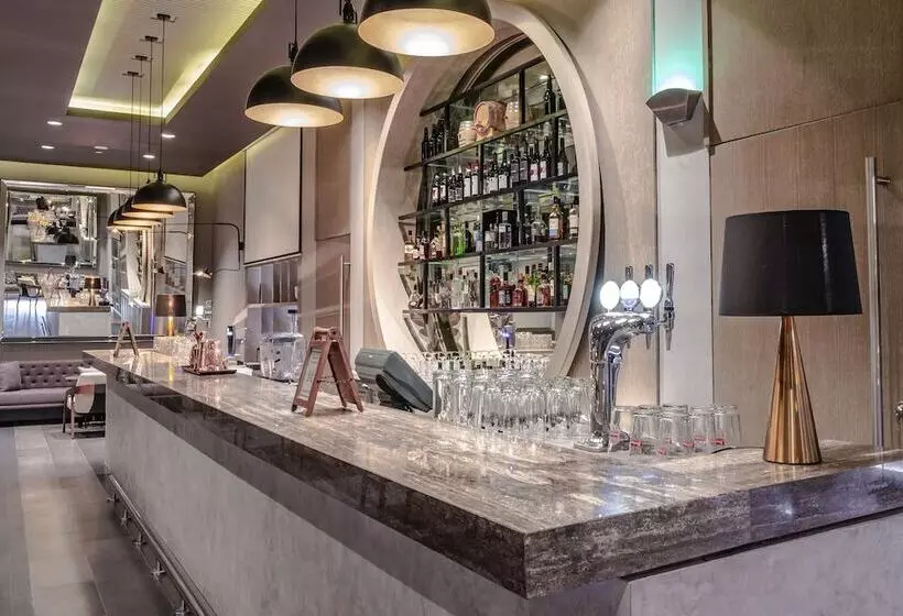 فندق Centro Capital Centre By Rotana