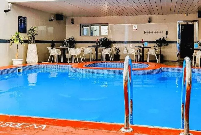 בית מלון כפרי City Tower