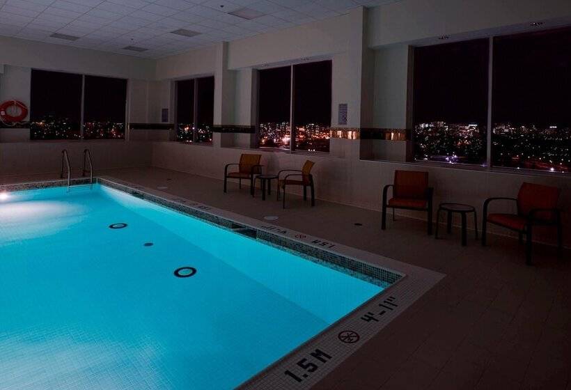 ホテル Courtyard By Marriott Ottawa East