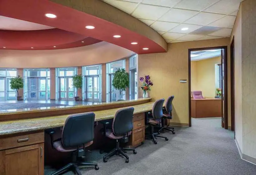 ホテル Embassy Suites By Hilton Loveland Conference Center