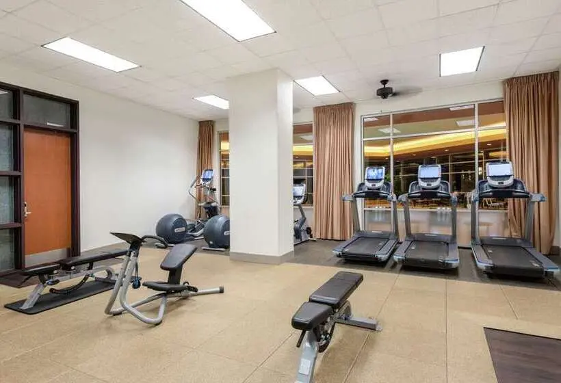 ホテル Embassy Suites By Hilton Loveland Conference Center