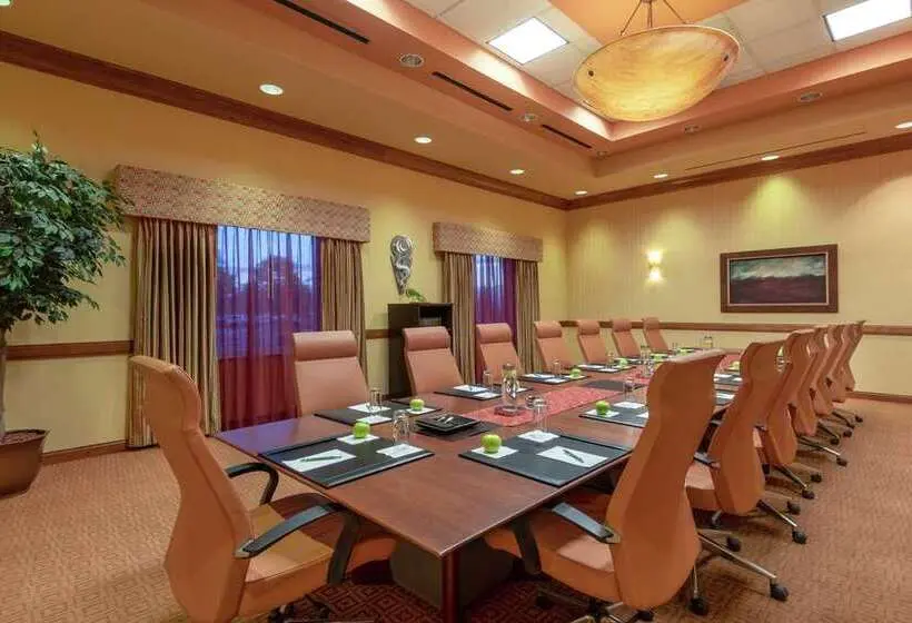 ホテル Embassy Suites By Hilton Loveland Conference Center