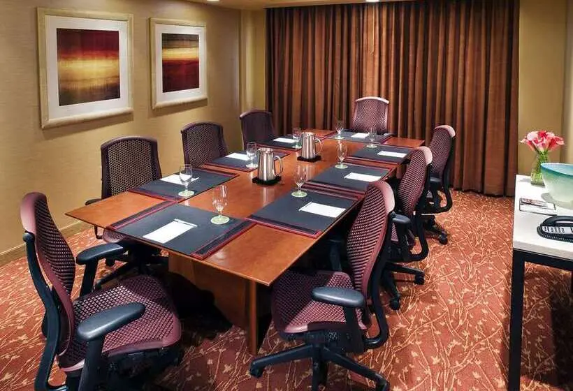 ホテル Embassy Suites By Hilton Loveland Conference Center