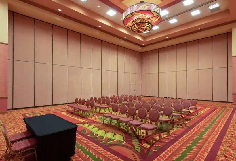ホテル Embassy Suites By Hilton Loveland Conference Center