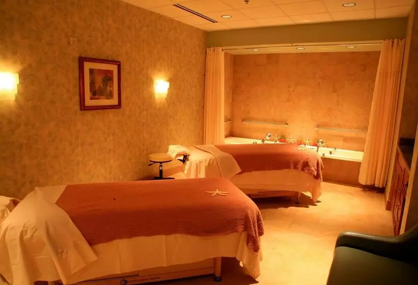 هتل Embassy Suites By Hilton Loveland Conference Center