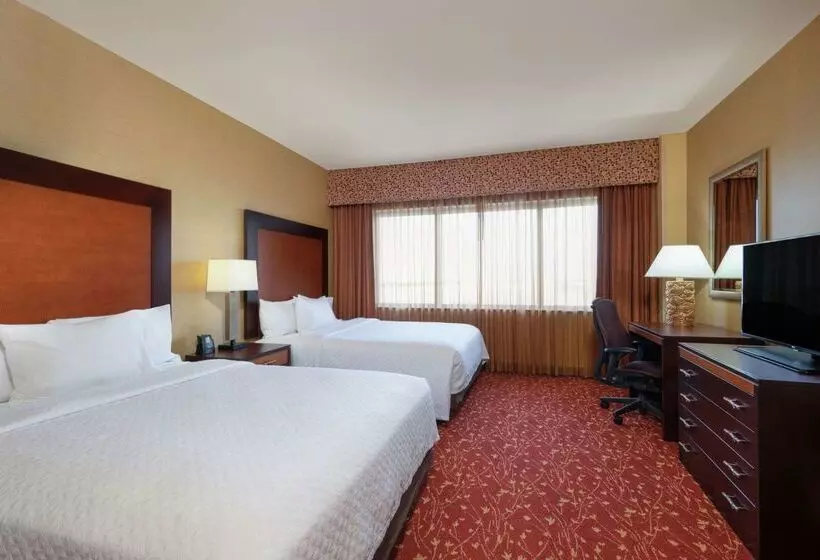 هتل Embassy Suites By Hilton Loveland Conference Center