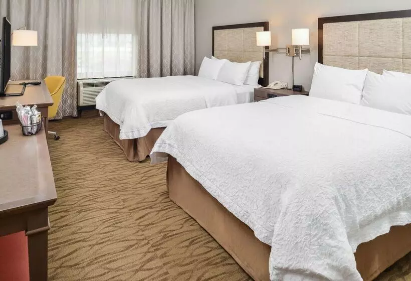 호텔 Hampton Inn Gonzales