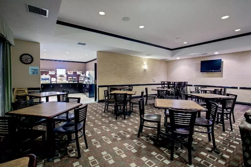 ホテル Holiday Inn Express & Suites - Green Bay East, An Ihg