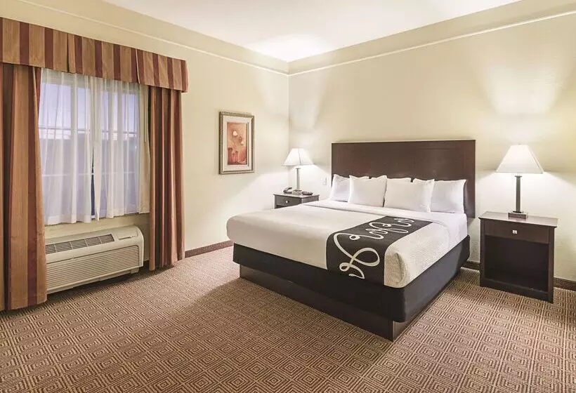 Отель La Quinta By Wyndham Waxahachie