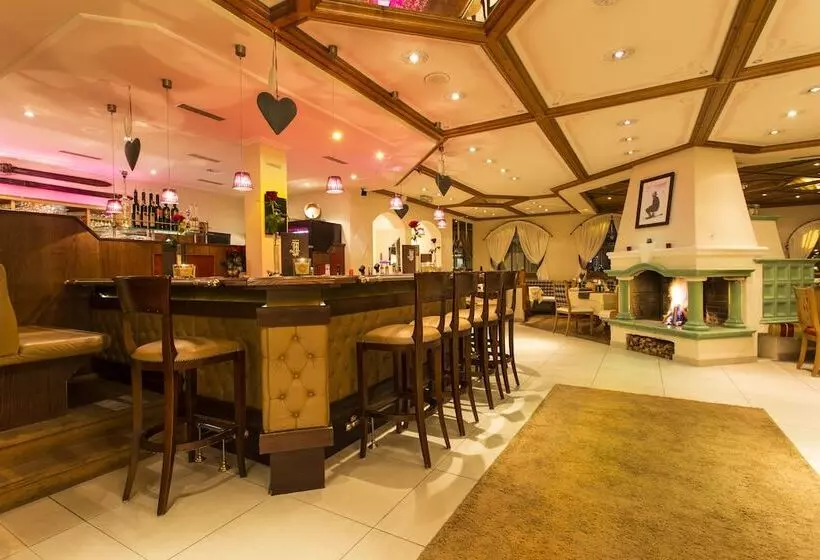 هتل Mittagskogel Pitztal