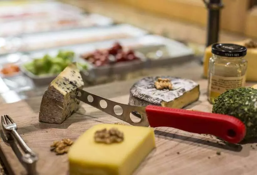 هتل Mittagskogel Pitztal