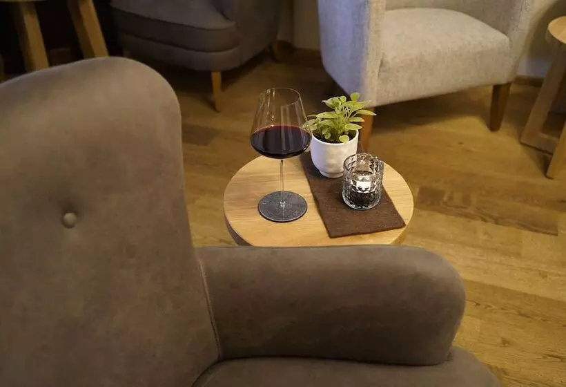 هتل Mittagskogel Pitztal