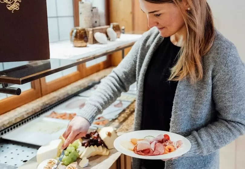 هتل Mittagskogel Pitztal