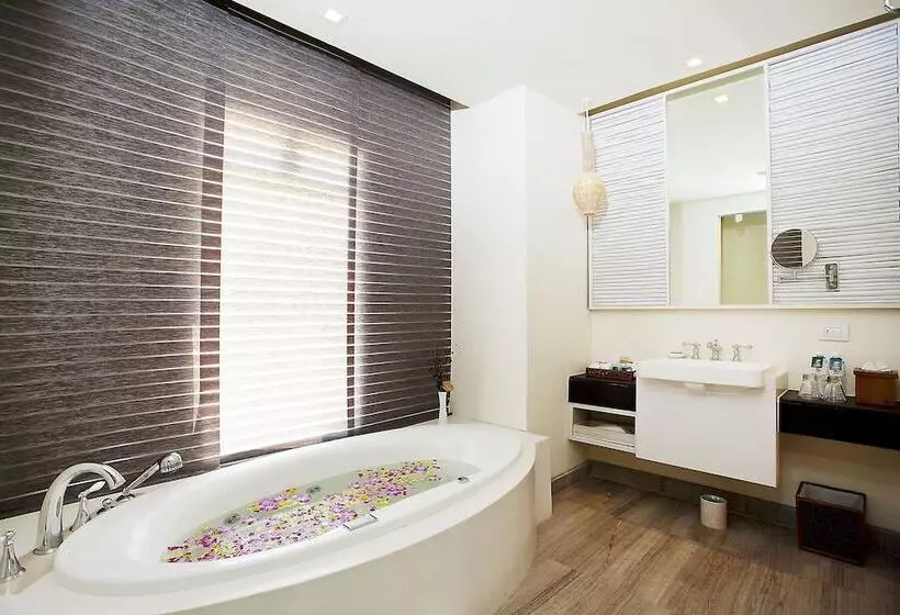 Hotelli Natai Beach Resort