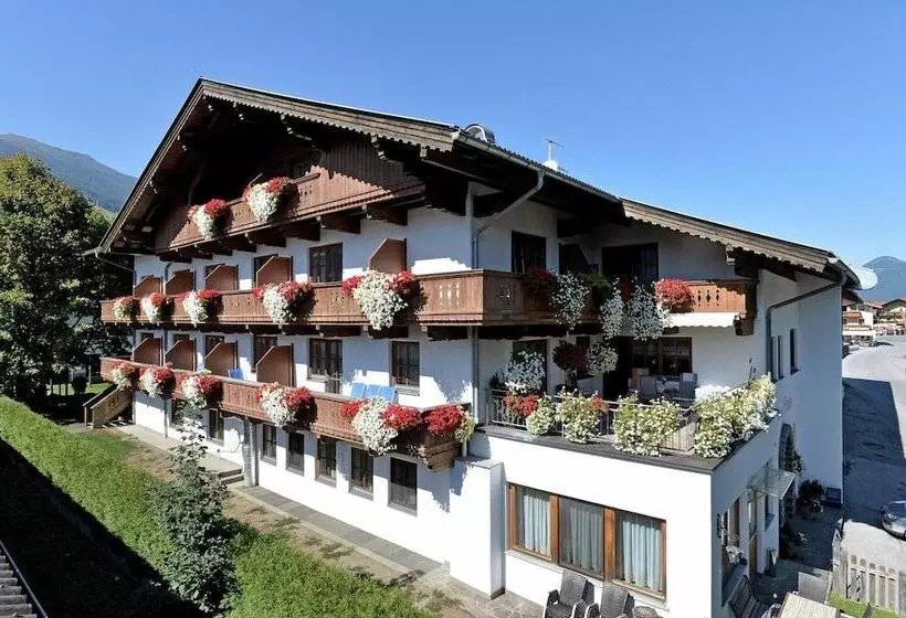 ホテル Pension Traube