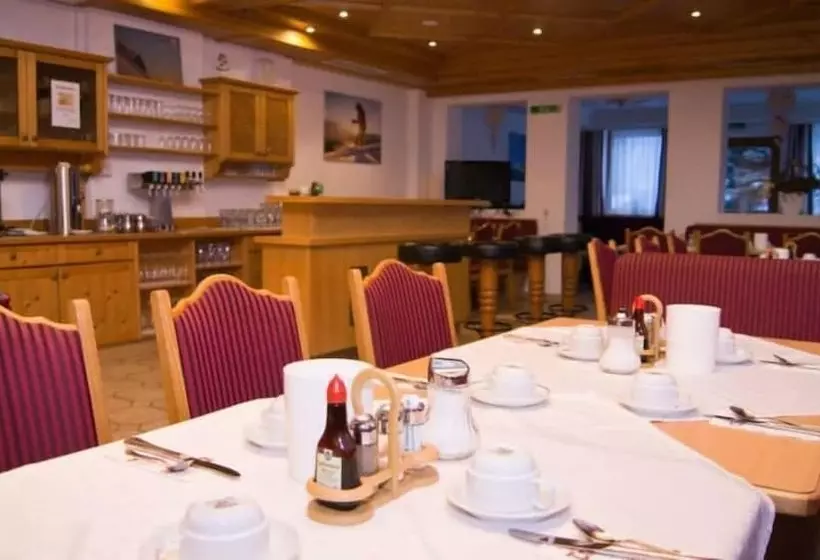 ホテル Pension Traube