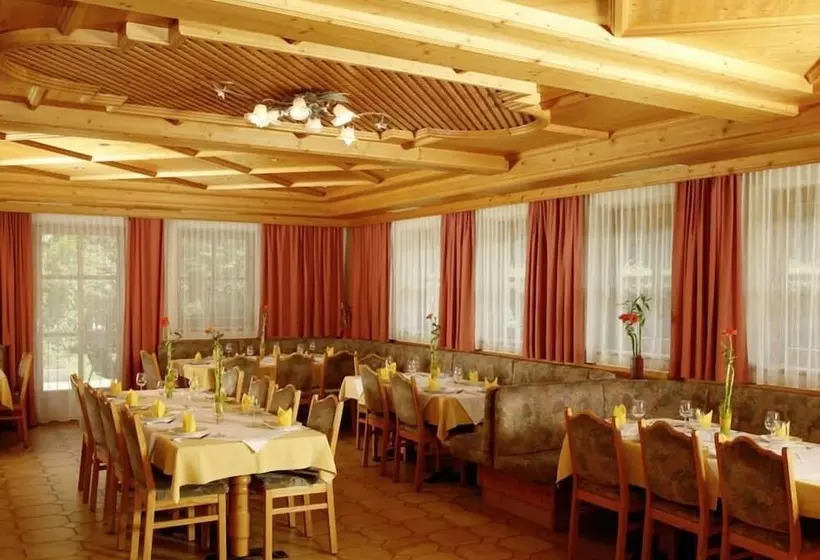 ホテル Pension Traube