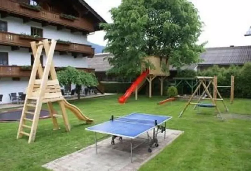 ホテル Pension Traube