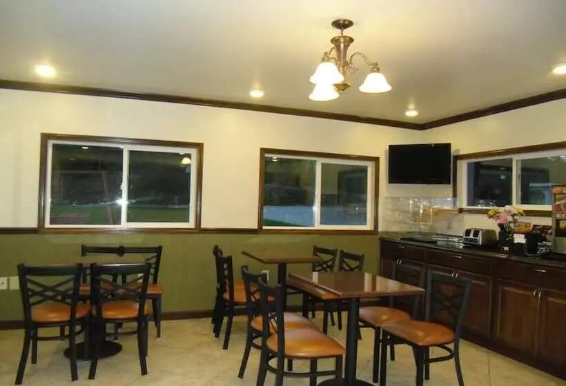 酒店 Pilgrim Inn & Cottages