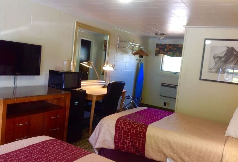 Отель Pilgrim Inn & Cottages