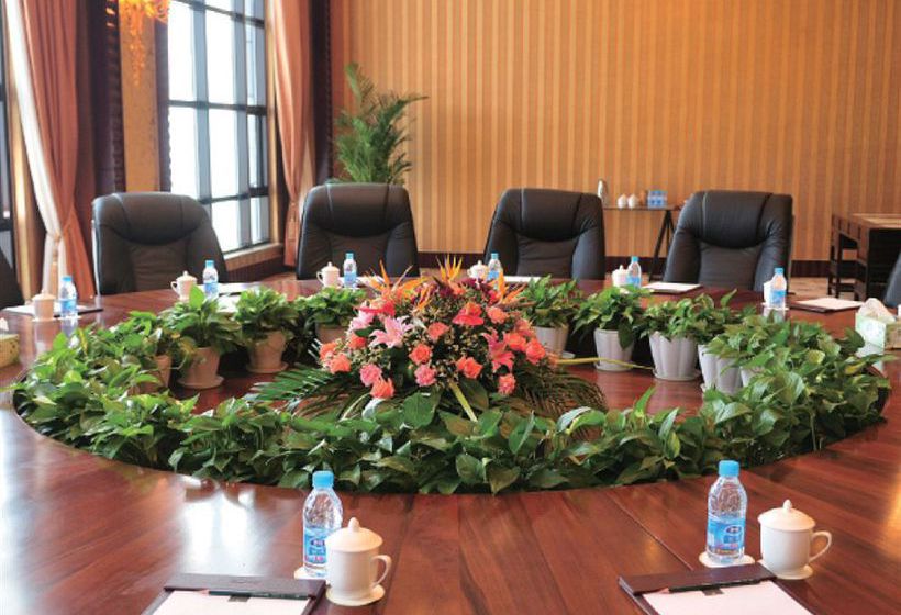 בית מלון כפרי Royal Tulip On The Beach in Shanghai