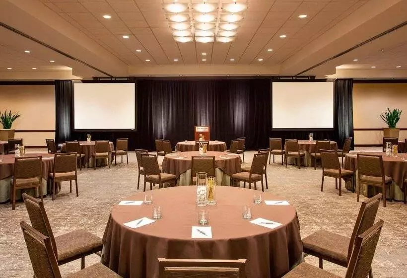 Отель The Westin Richmond