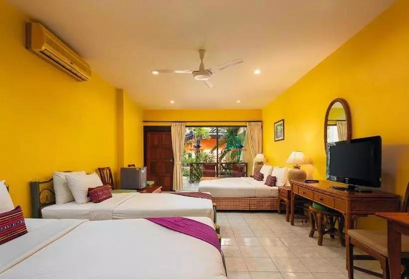 Курорт Tradewinds Cottages