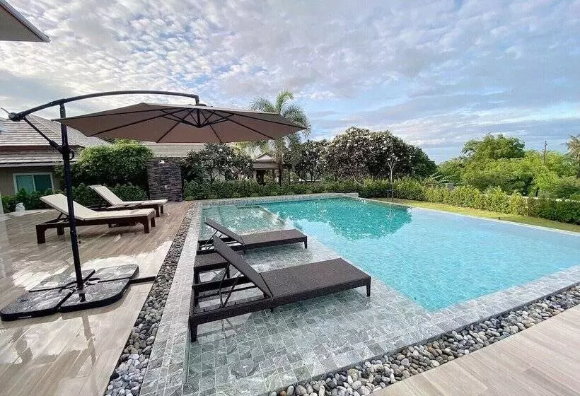 Searidge Hua Hin Resort & Poolvilla