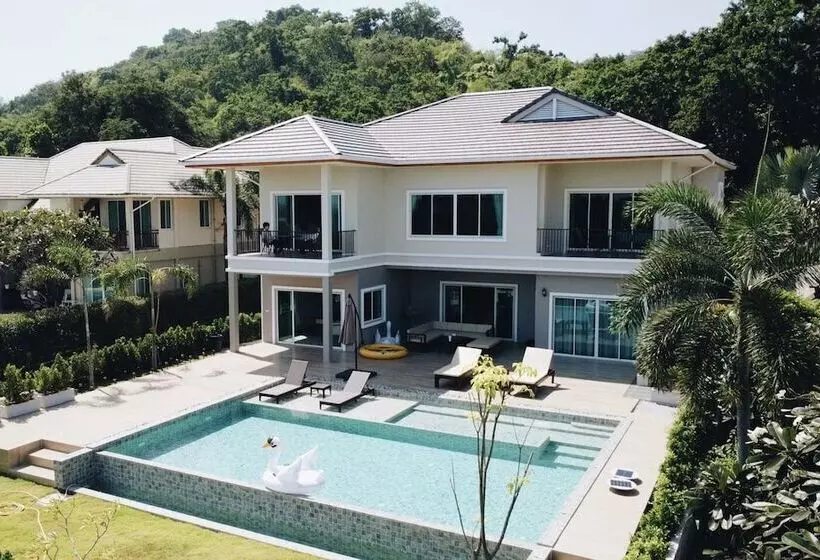 Searidge Hua Hin Resort & Poolvilla