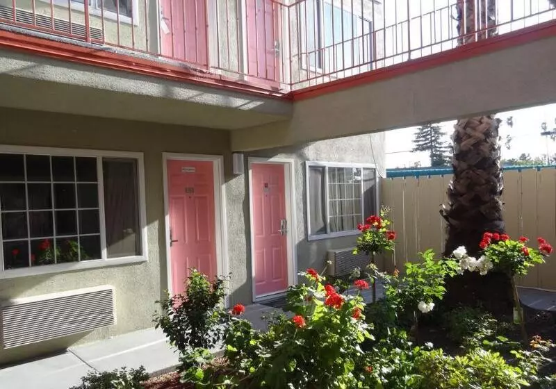 The Flamingo Motel