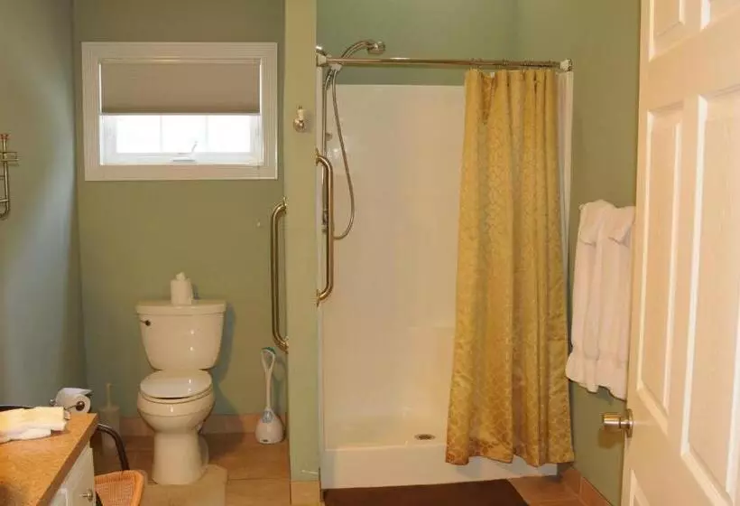 בית מלון כפרי Acorn Hill Lodge And Spa