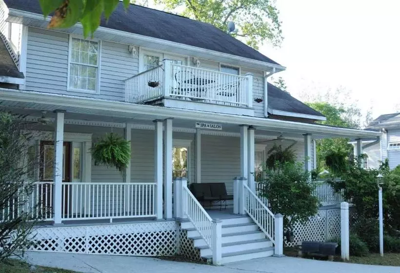 בית מלון כפרי Acorn Hill Lodge And Spa