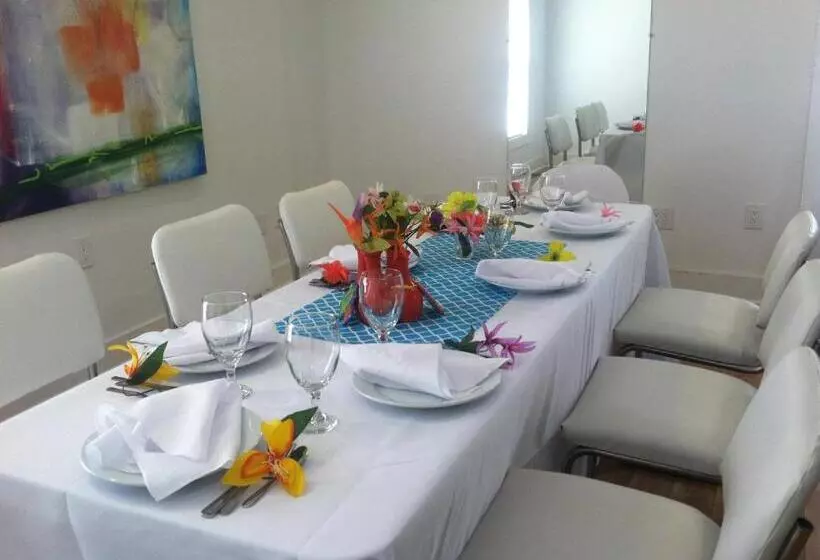 בית מלון כפרי Acorn Hill Lodge And Spa