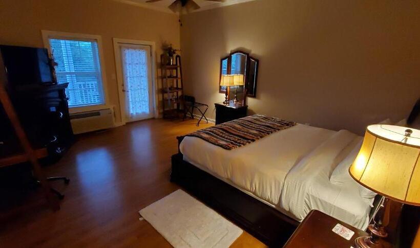 酒店 Acorn Hill Lodge And Spa