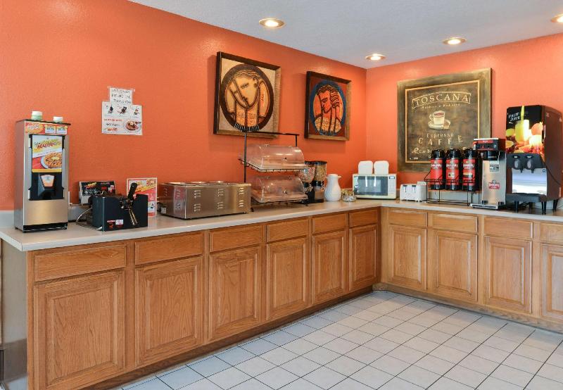 Отель Americas Best Value Inn Kinder