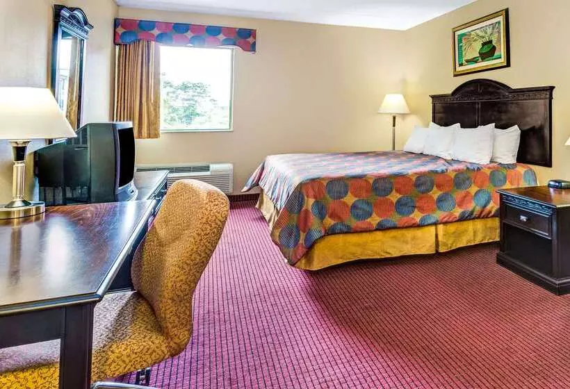 هتل Days Inn & Suites By Wyndham Jeffersonville In