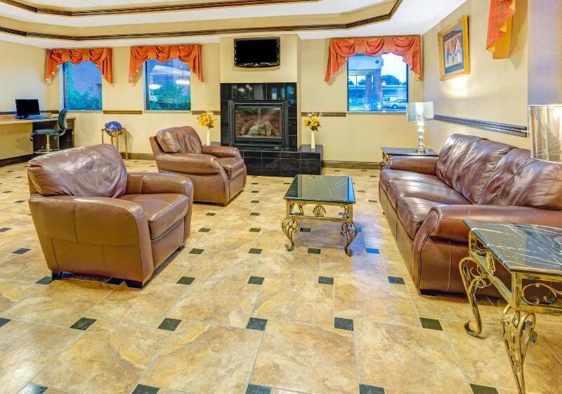 בית מלון כפרי Days Inn & Suites By Wyndham Jeffersonville In