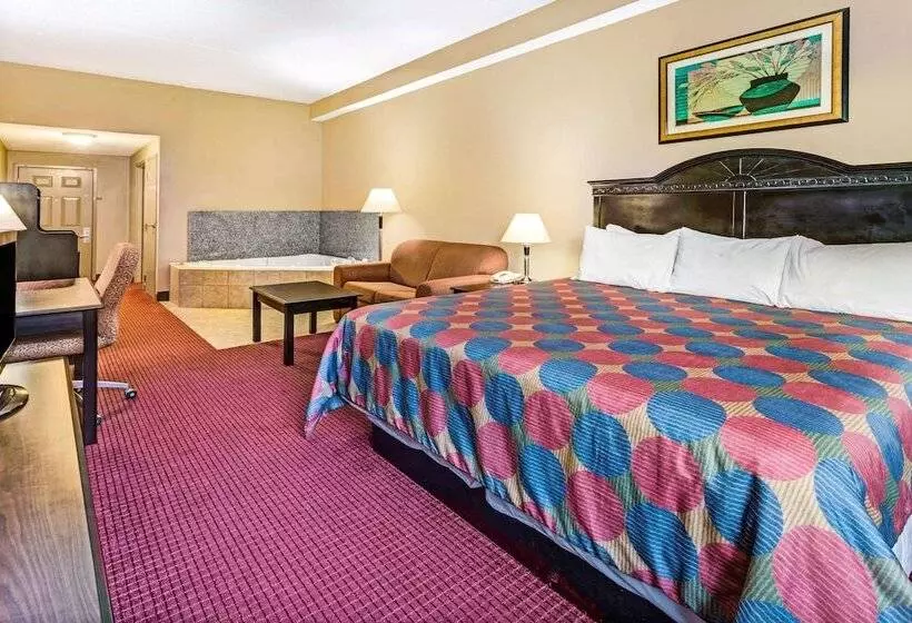 هتل Days Inn & Suites By Wyndham Jeffersonville In