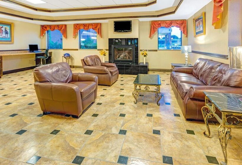 בית מלון כפרי Days Inn & Suites By Wyndham Jeffersonville In