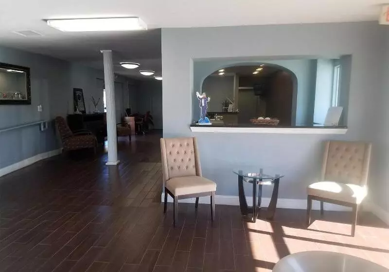 ホテル Days Inn & Suites By Wyndham Wichita East