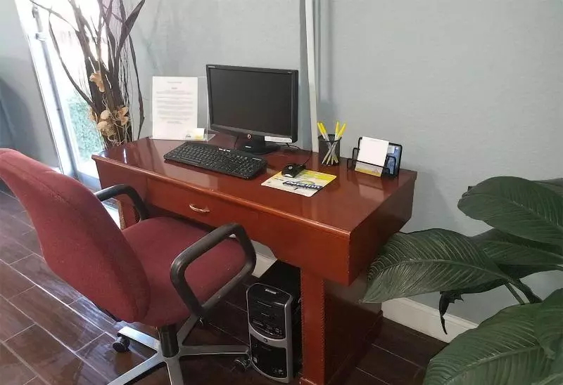 ホテル Days Inn & Suites By Wyndham Wichita East