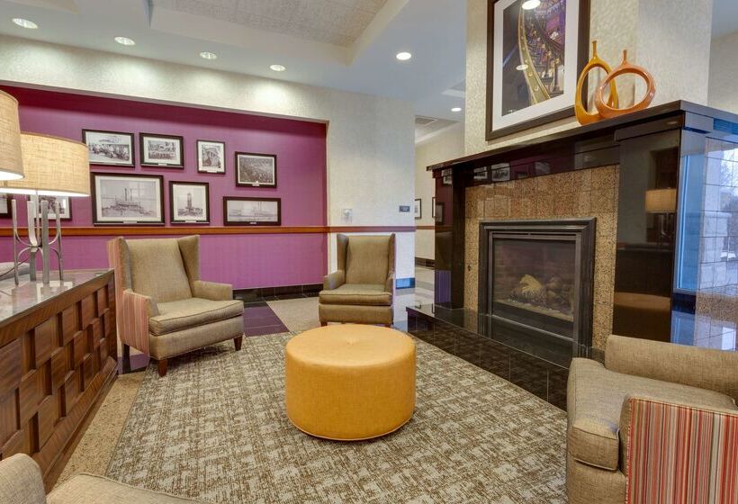 בית מלון כפרי Drury Inn & Suites Baton Rouge