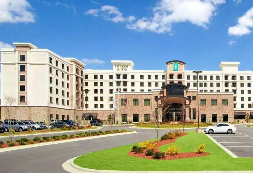 هتل Embassy Suites By Hilton Fayetteville Fort Liberty