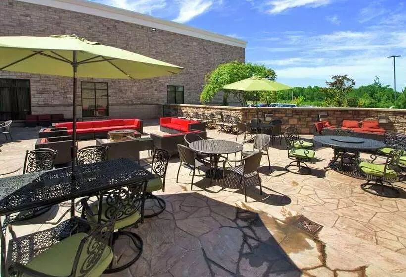 هتل Embassy Suites By Hilton Fayetteville Fort Liberty