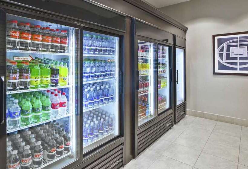 ホテル Embassy Suites Columbus Airport