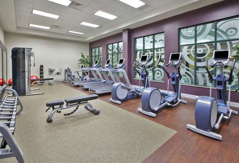 ホテル Embassy Suites Columbus Airport