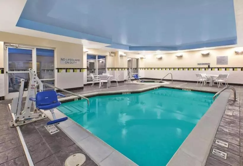 هتل Fairfield Inn & Suites By Marriott Lexington North